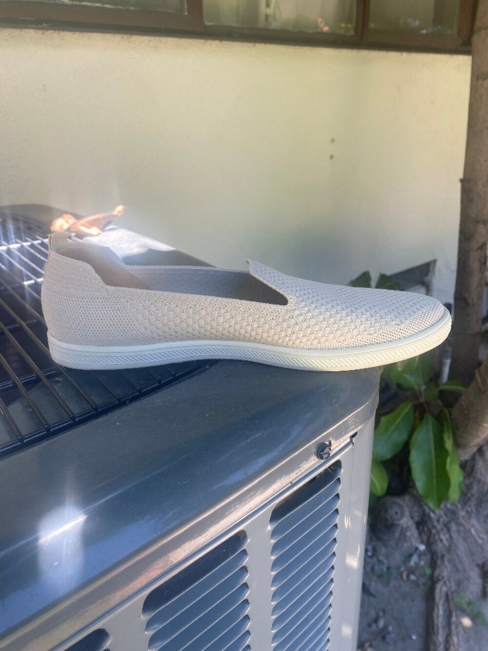 Vince Camuto Slip On Beige Sneakers Size 8.5 - Picture 8 of 9
